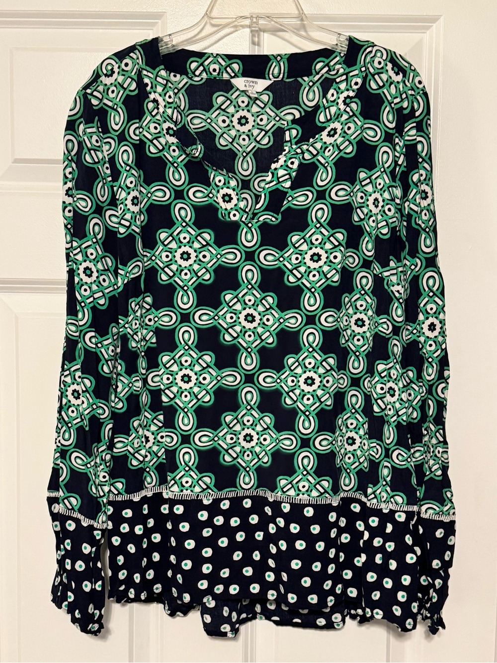 Crown & Ivy Navy Kelly Green Geometric Print Split Neck Bell Sleeve Blouse Large - Picture 2 of 7